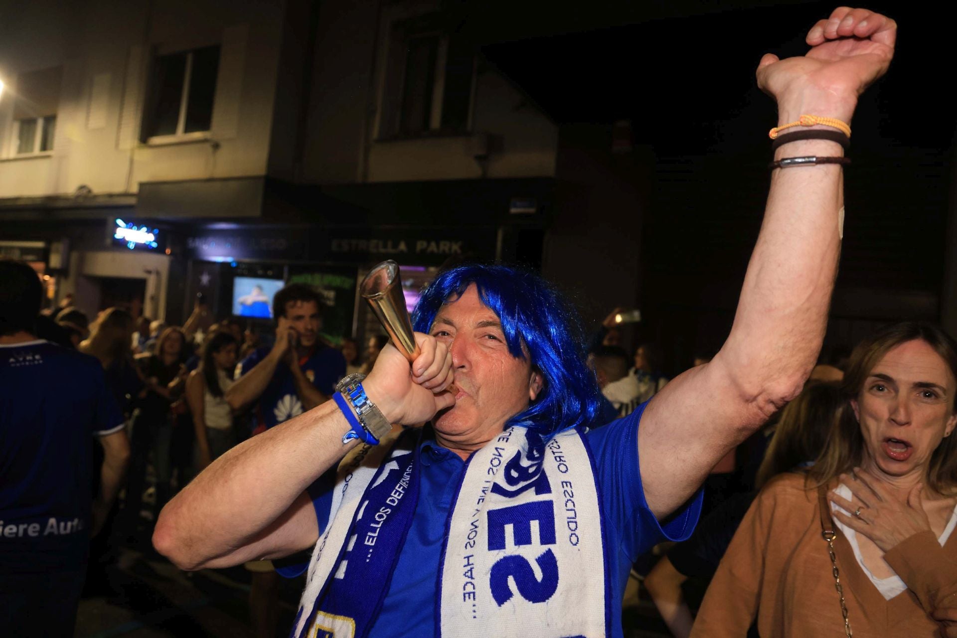 Locura y celebración en Oviedo por volver a Primera