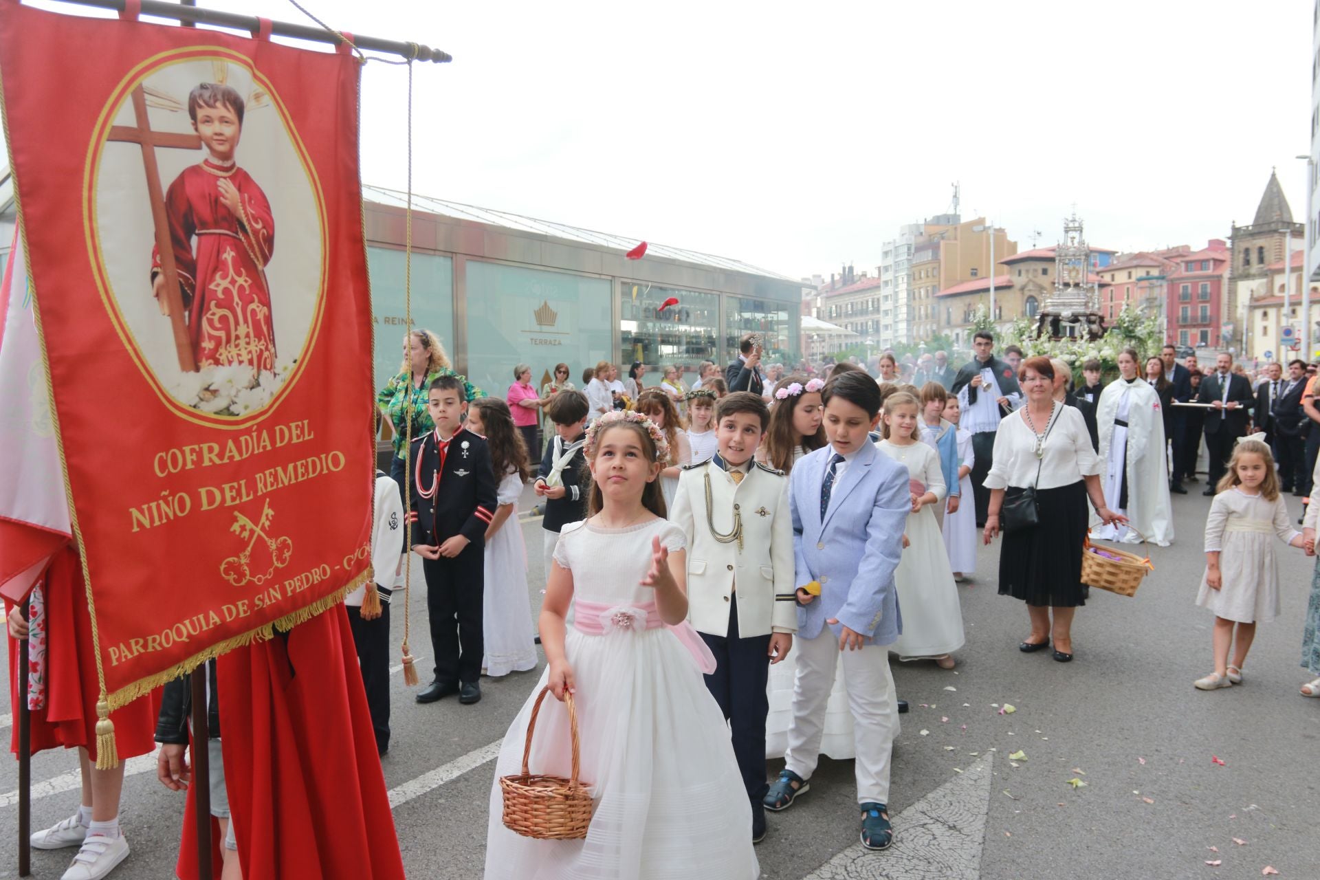 Gijón celebra la tradicional procesión del Corpus Christi