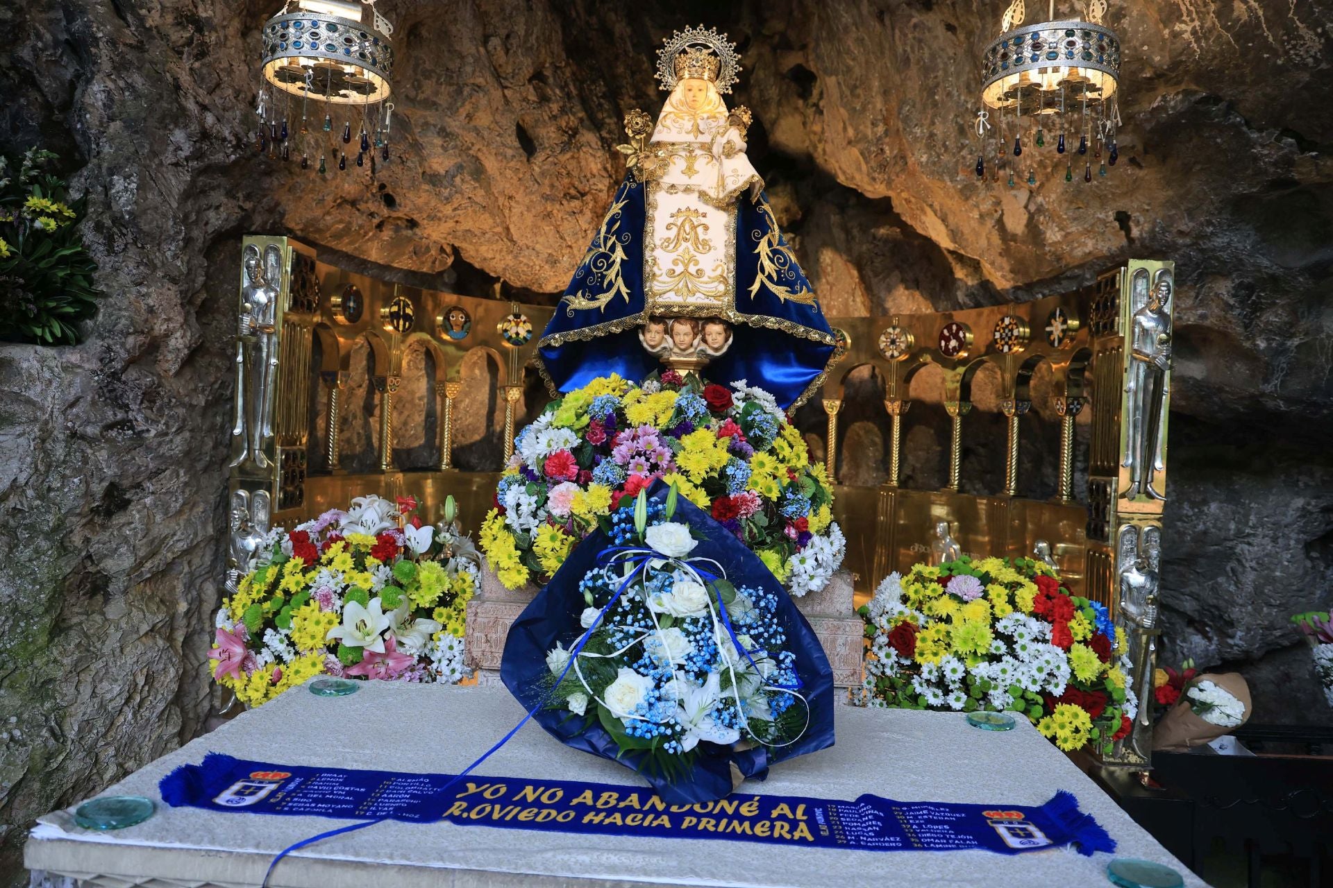 El Real Oviedo visita a la Santina en Covadonga