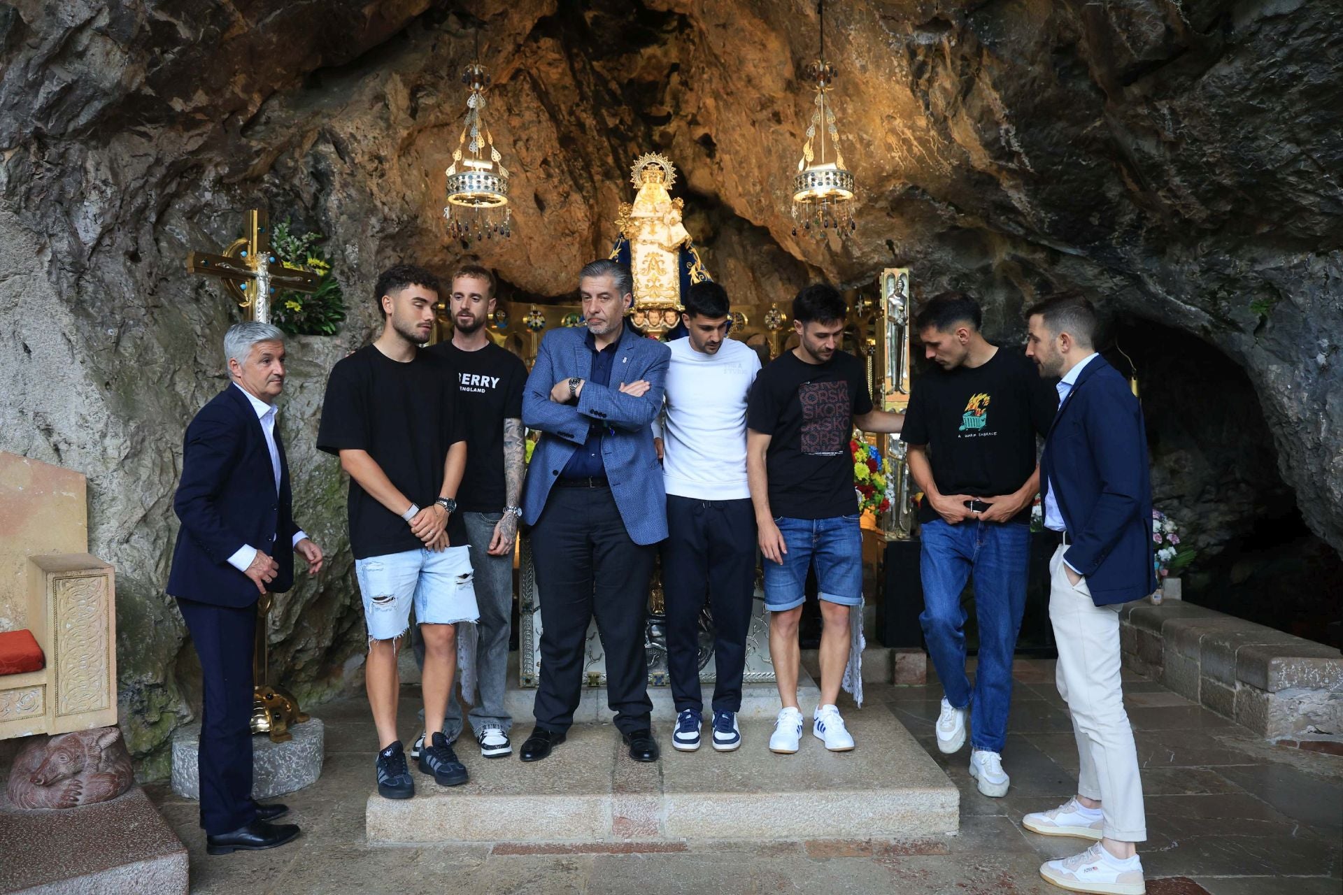 El Real Oviedo visita a la Santina en Covadonga