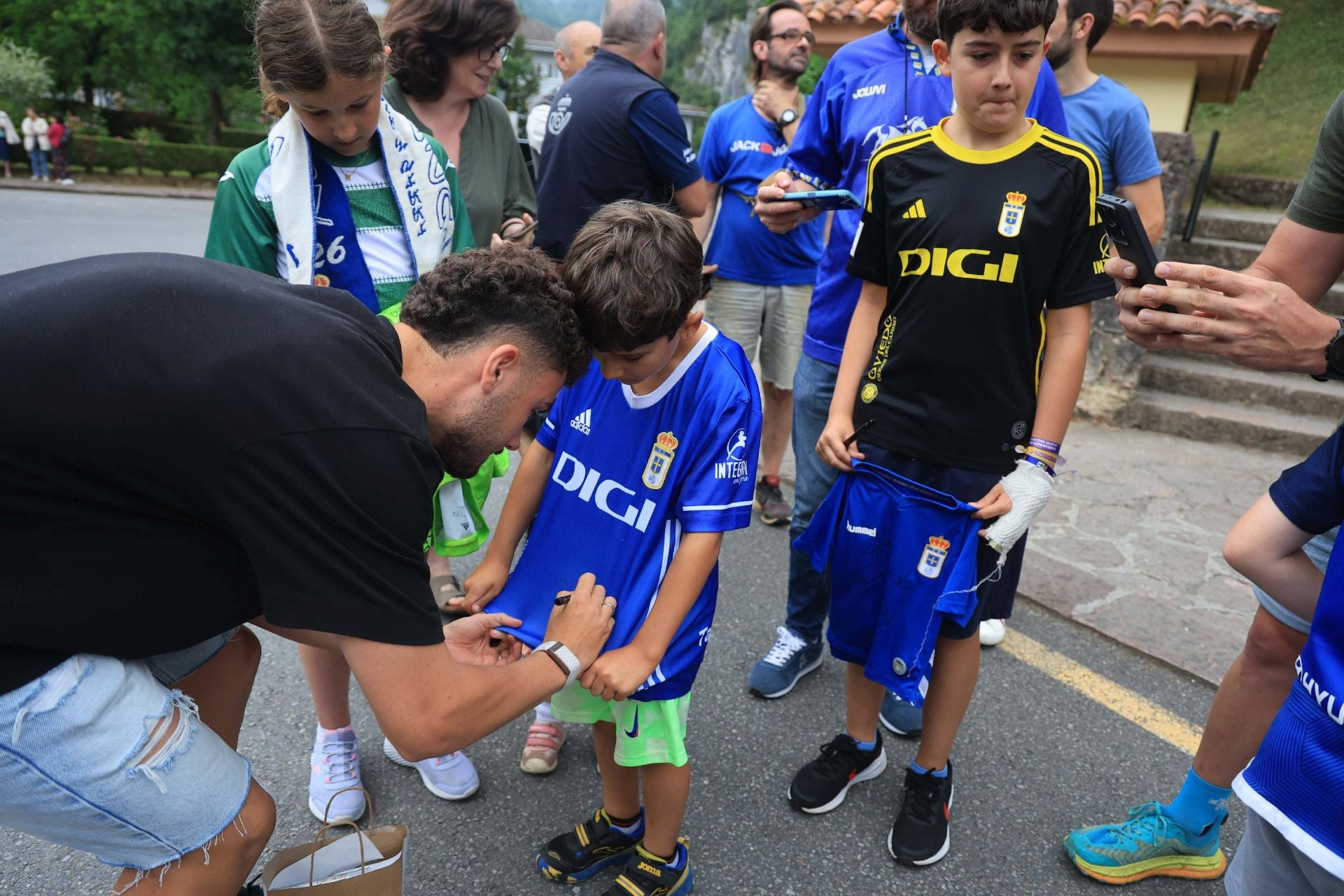 El Real Oviedo visita a la Santina en Covadonga