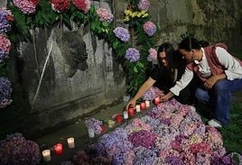 Enrame de fuentes en Mieres horas antes del encendido de la hoguera de San Juan.