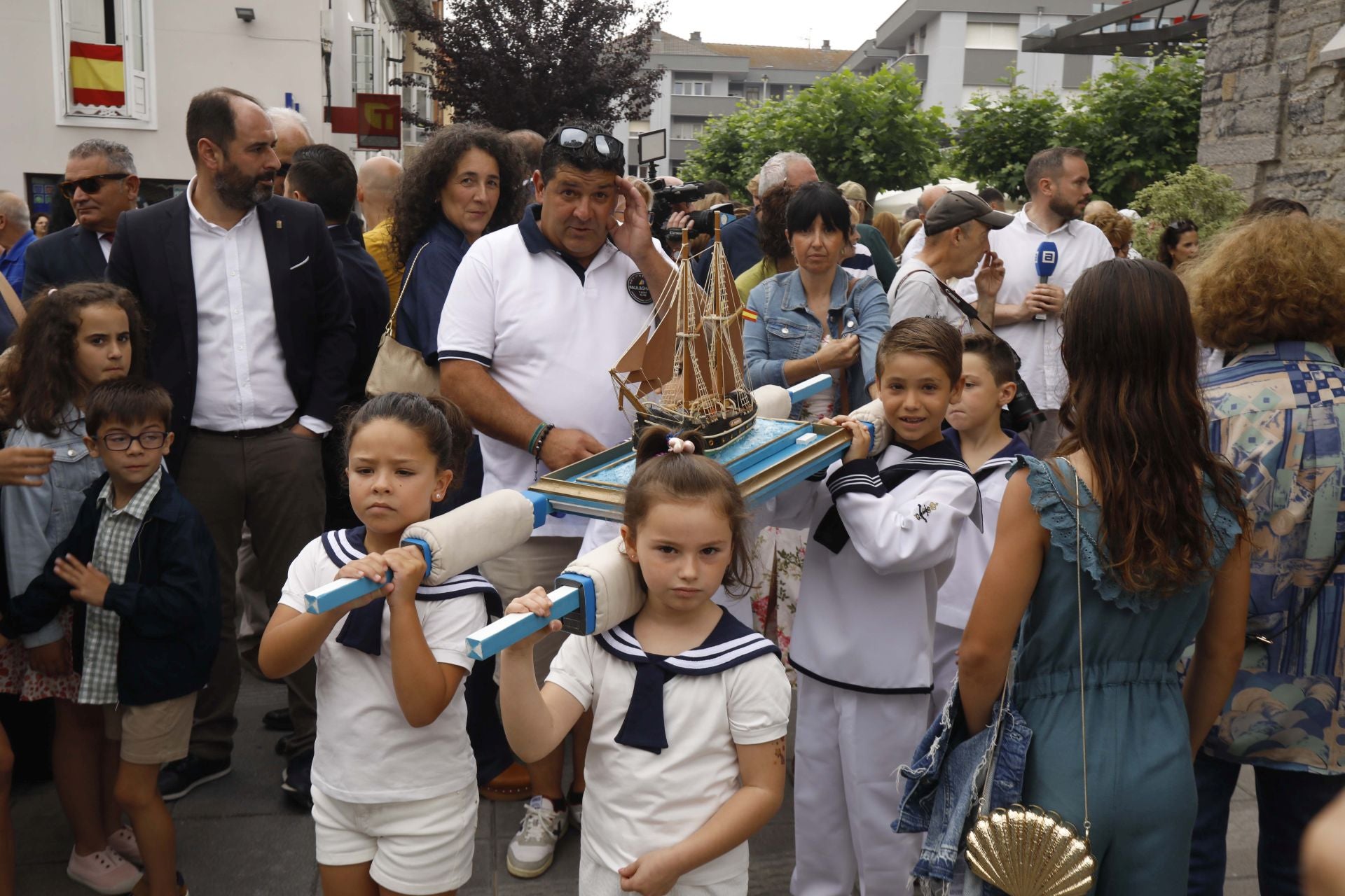 San Juan de la Arena celebra su procesión marinera, declarada de Interés Turístico