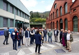 Una visita a la fábrica de armas de Trubia.