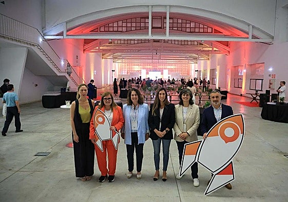Elisa Rivera, directora general de Planificación, Coordinación y Transferencia del conocimiento verde; Teresa Riesgo, secretaria general de Innovación Naranja; Olaga Morales, presidenta Red Impulso; Ángela Pumariega, vicealcaldesa de Gijón, Patricia Zapico, directora general de Innovación y Promoción de Gijón y Luis Díaz, director general de Impulsa.