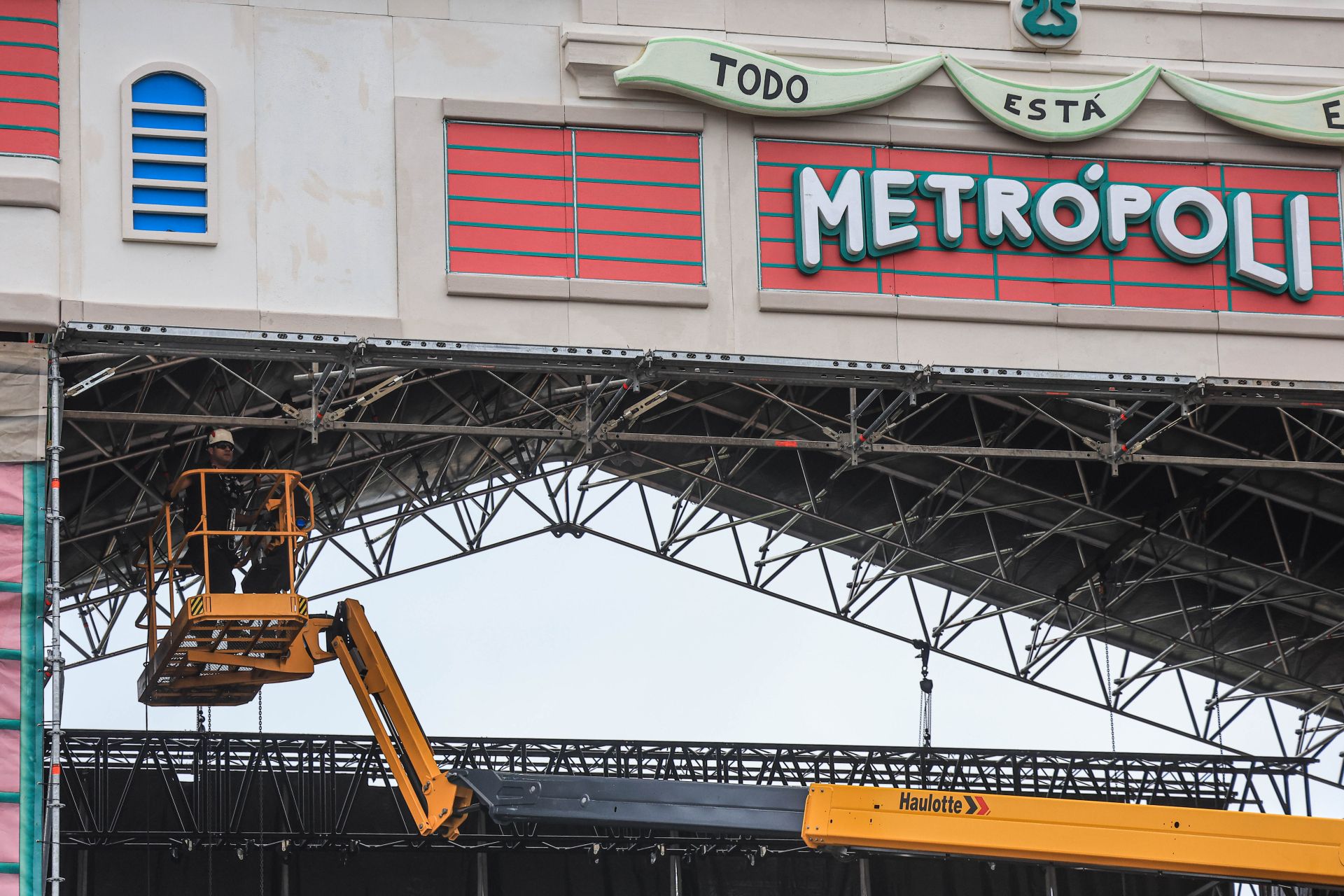 Así se prepara el festival Metrópoli de Gijón