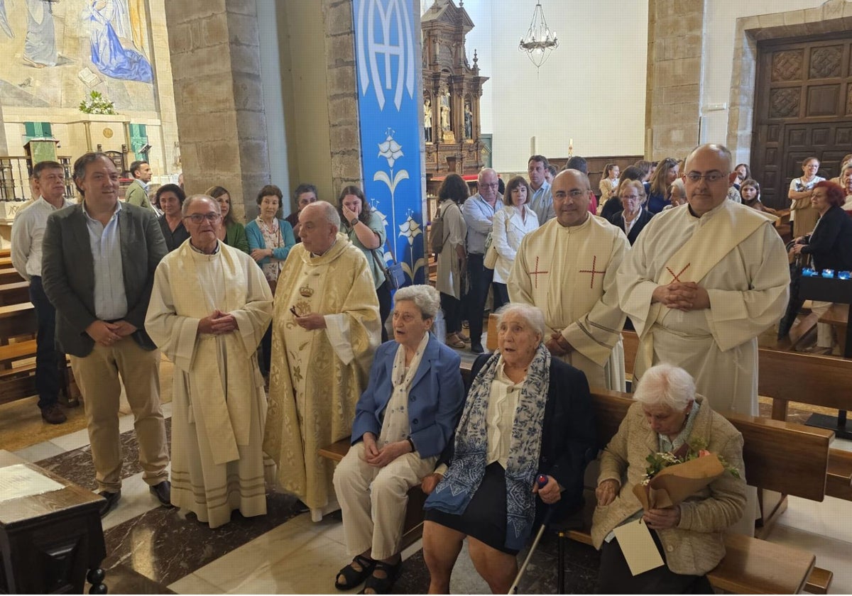 Homenaje celebrado en la iglesia parroquial de Villaviciosa.