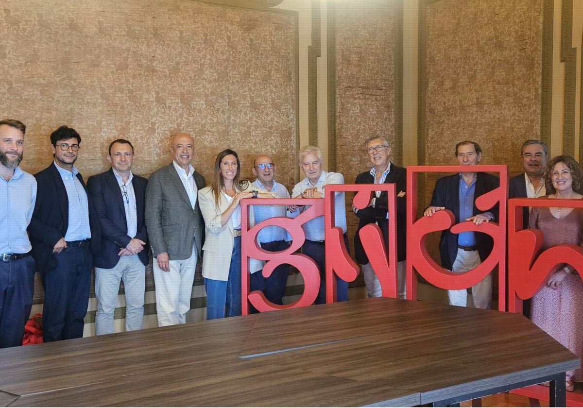Daniel Martínez; Rubén Hernández, Jesús Rodríguez, Francisco Celma; Ángela Pumariega; Jesús de Luis, José Manuel Arrojo Botija, Fernando Martín, Nicolás Fernández, Javier Ares Flor Guardado y Juan Carlos Gabilondo.