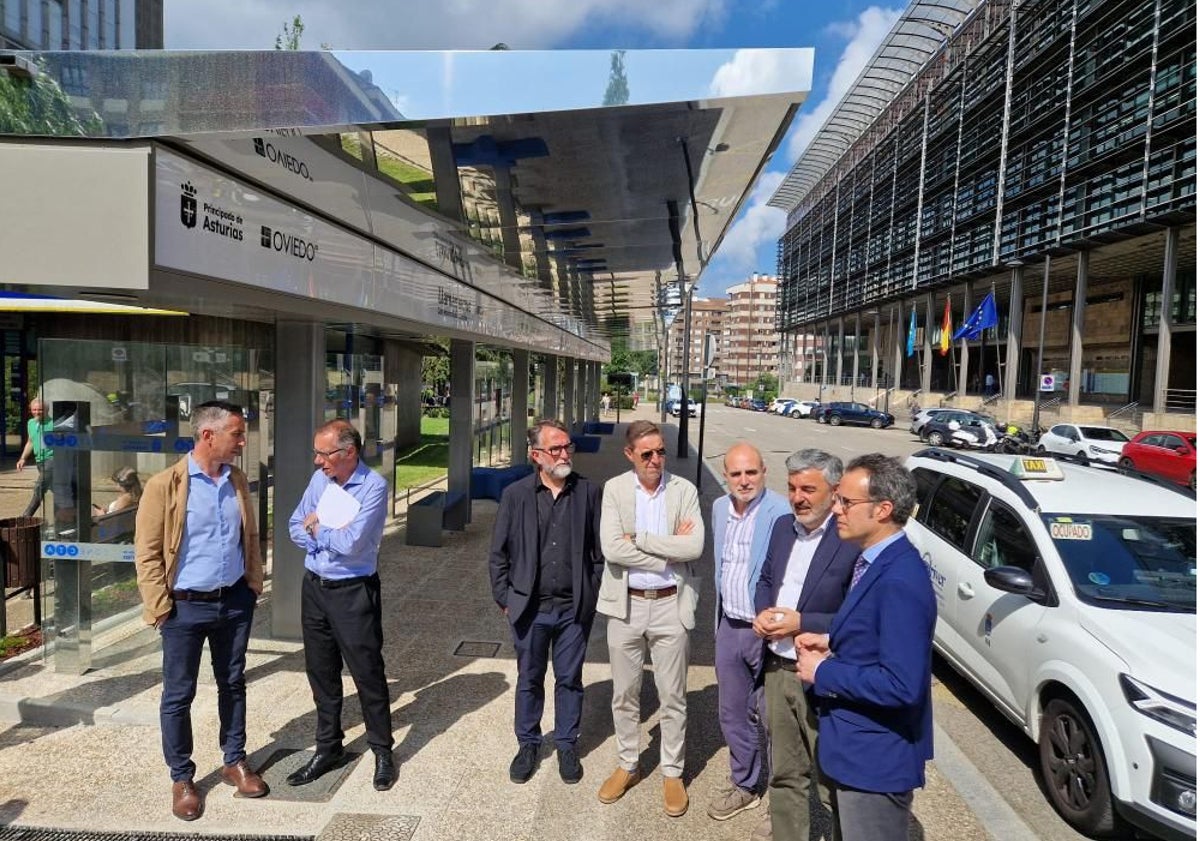 Imagen principal - El primer intercambiador de Oviedo, en Llamaquique, ya está en funcionamiento