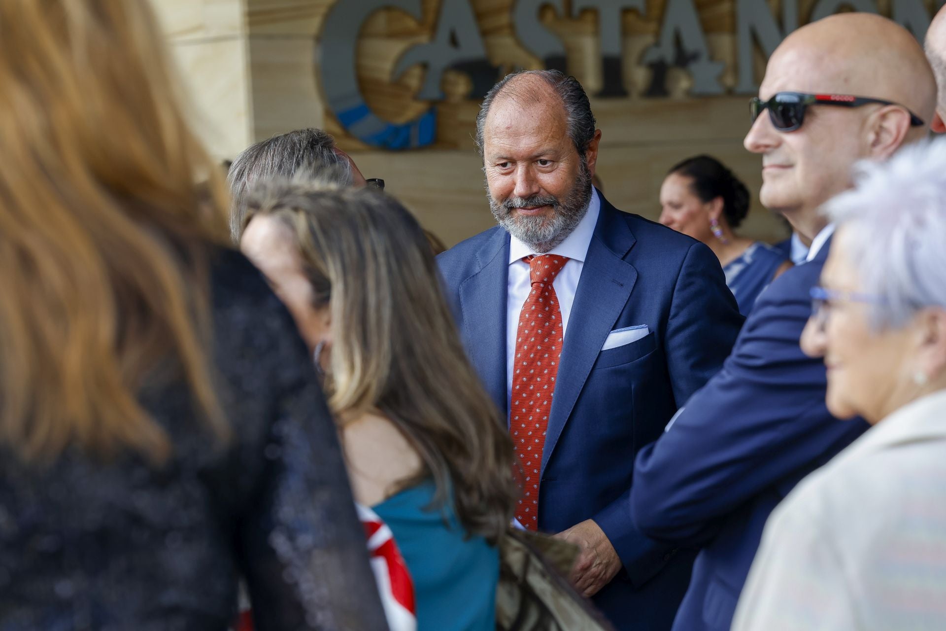 La familia sidrera se reunió en torno a la boda de Víctor &#039;Chaflán&#039; en Gijón