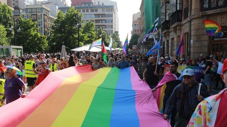 Cabecera de la manifestación celebrada en Gijón con motivo del Día del Orgullo.
