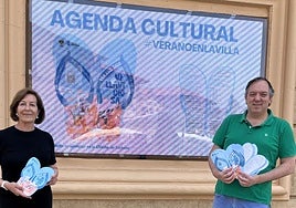 La edil de Cultura de Villaviciosa, Reyes Ugalde, con el alcalde, Alejandro Vega.