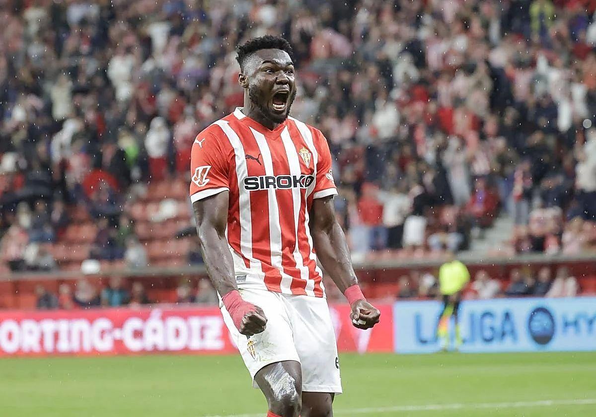 Jordy Caicedo durante un partido en El Molinón.