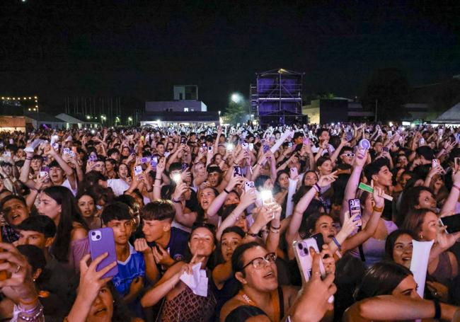 El público, totalmente entregado, abarrotó el recinto del festival para no perderse el concierto del popular dj.