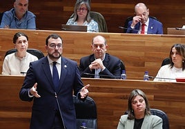 Adrián Barbón, durante uno de los últimos plenos, en la Junta General