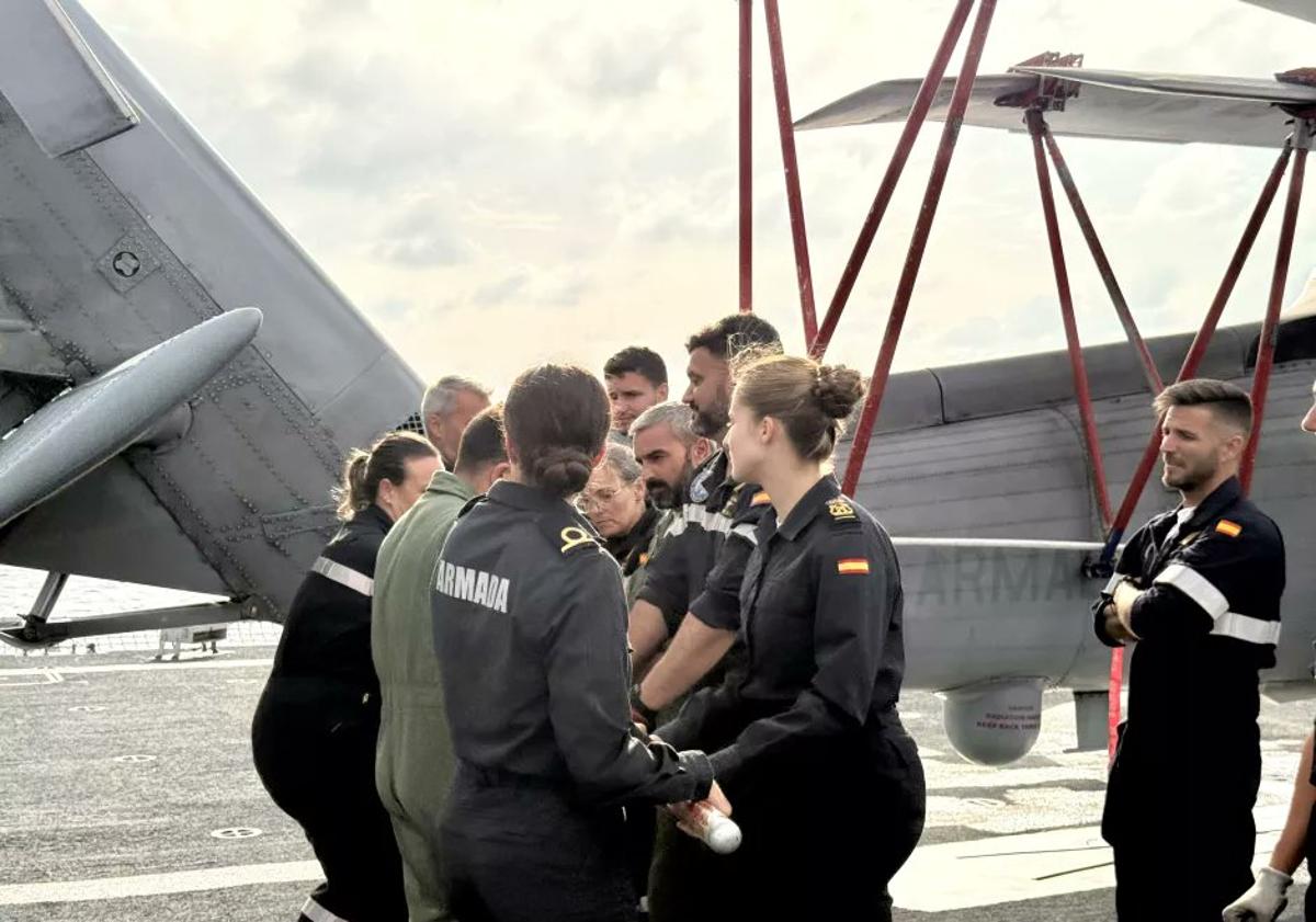Imagen principal - Leonor pone rumbo a Gijón