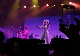 Fangoria llenó el recinto ferial con un concierto que repasó sus grandes temas y no defraudó a sus admiradores.