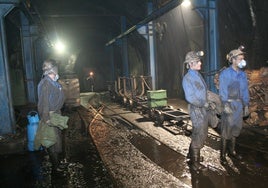 Interior de la mina de Cerredo en la época en la que era explotada por Coto Minero del Cantábrico.
