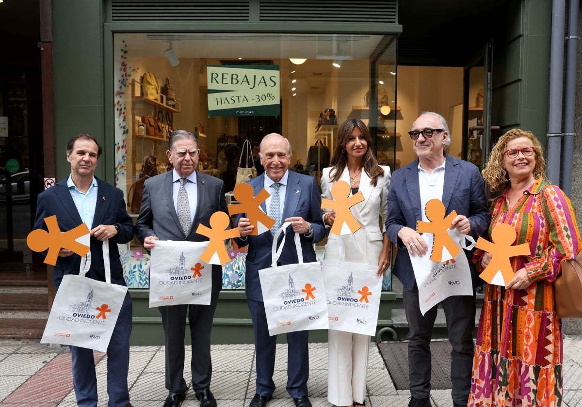 José Velasco, Alfredo Canteli, Luis Fernández-Vega, Leticia González, Roberto Álvarez y Cristina Fernández.