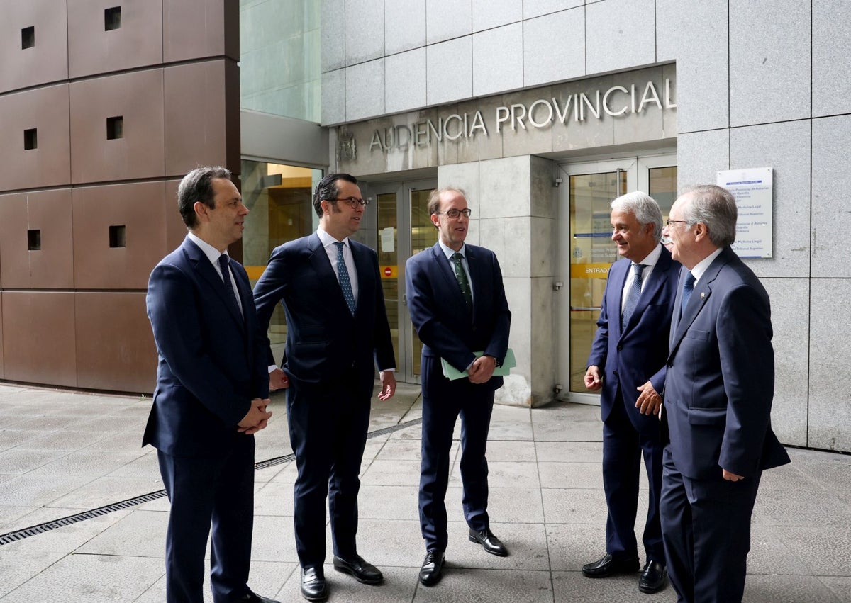 Imagen secundaria 1 - «Esta demanda se traduce en un Palacio de Justicia de Oviedo para una Justicia del siglo XXI»