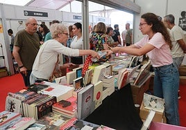 Sábado con mucho ambiente en la Semana Negra de Gijón