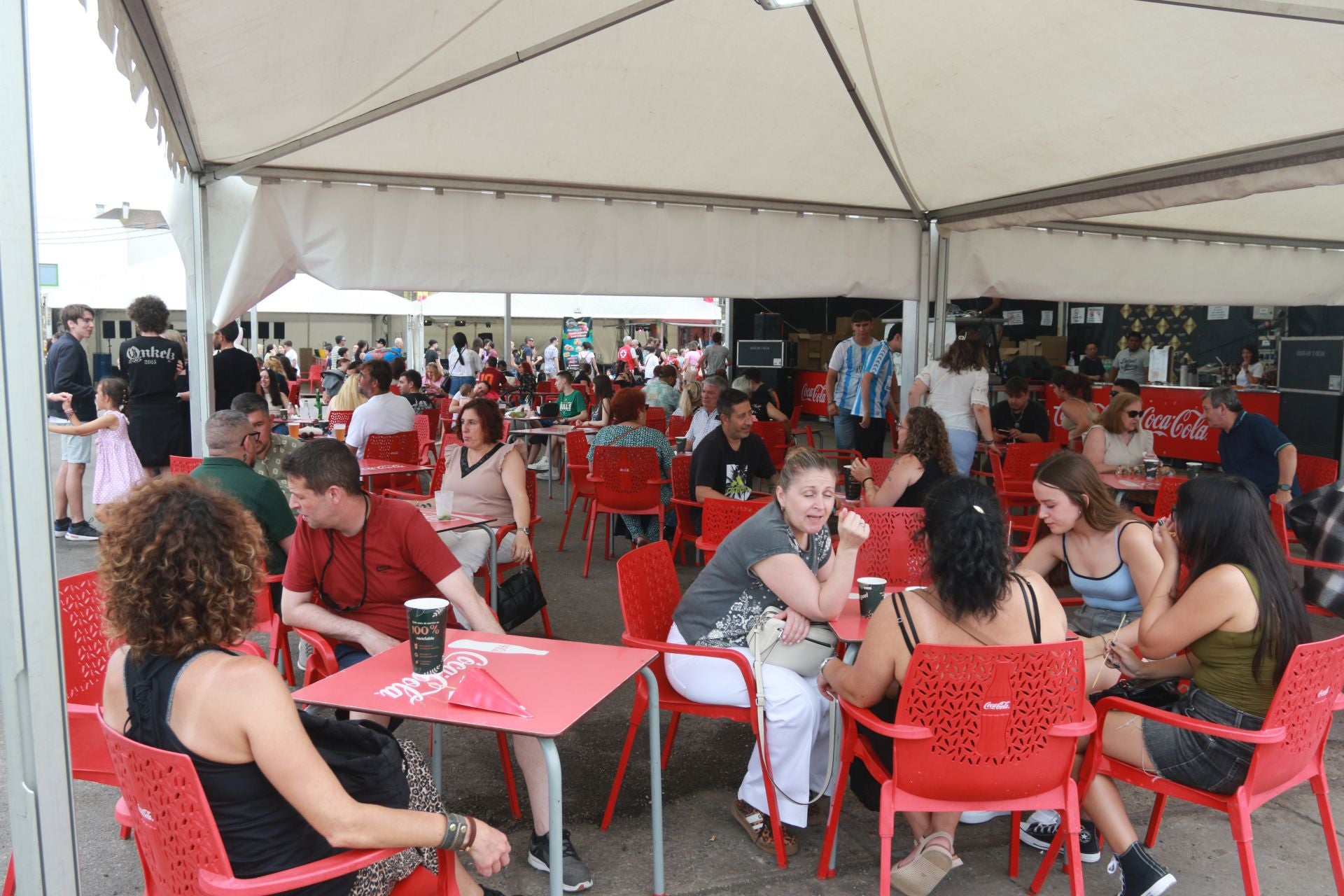 Sábado con mucho ambiente en la Semana Negra de Gijón