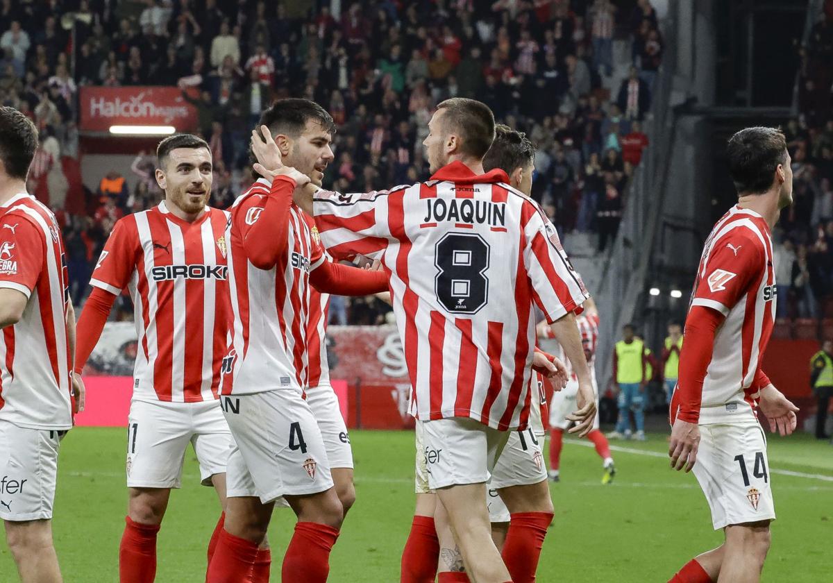 Dubasin le dedica a Joaquín su gol en el último Sporting - Córdoba, de diciembre de 2024.