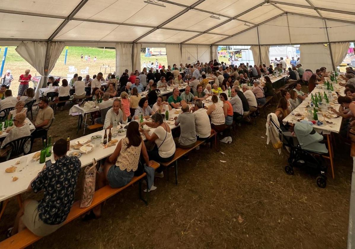 Más de 300 vecinos, este sábado, en la corderada de las fiestas patronales de Porceyo