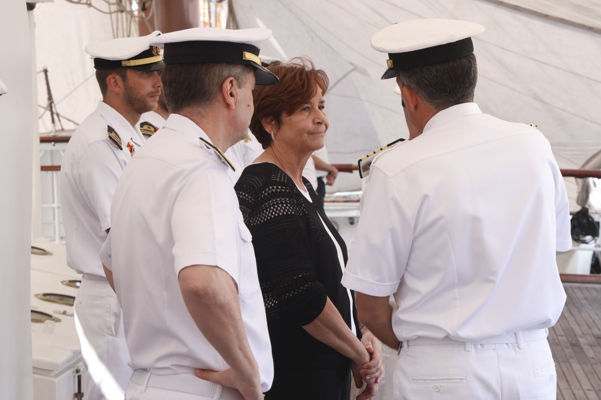 Margarita Robles, a bordo del &#039;Juan Sebastián de Elcano&#039; en Gijón