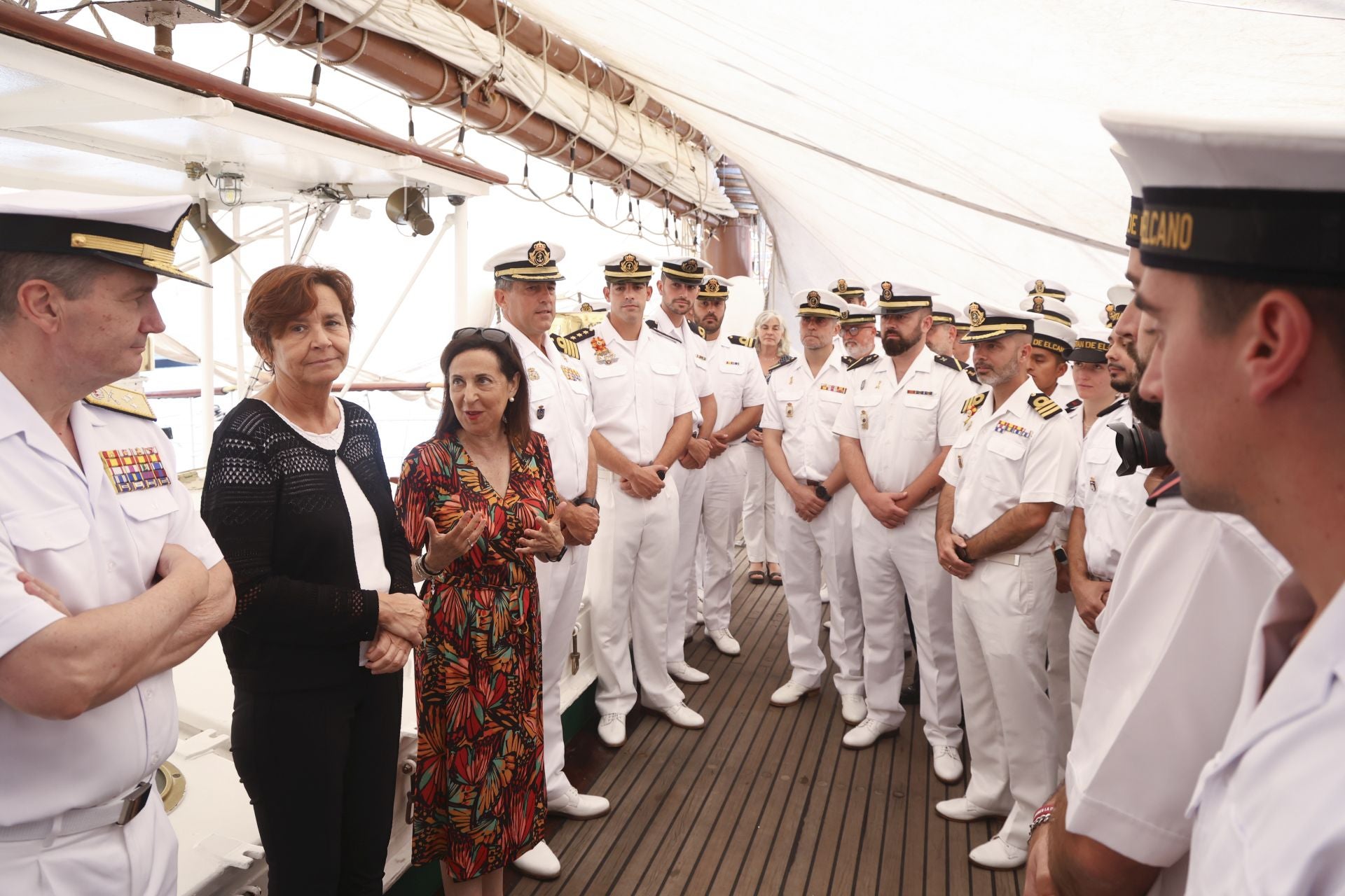 Margarita Robles, a bordo del &#039;Juan Sebastián de Elcano&#039; en Gijón