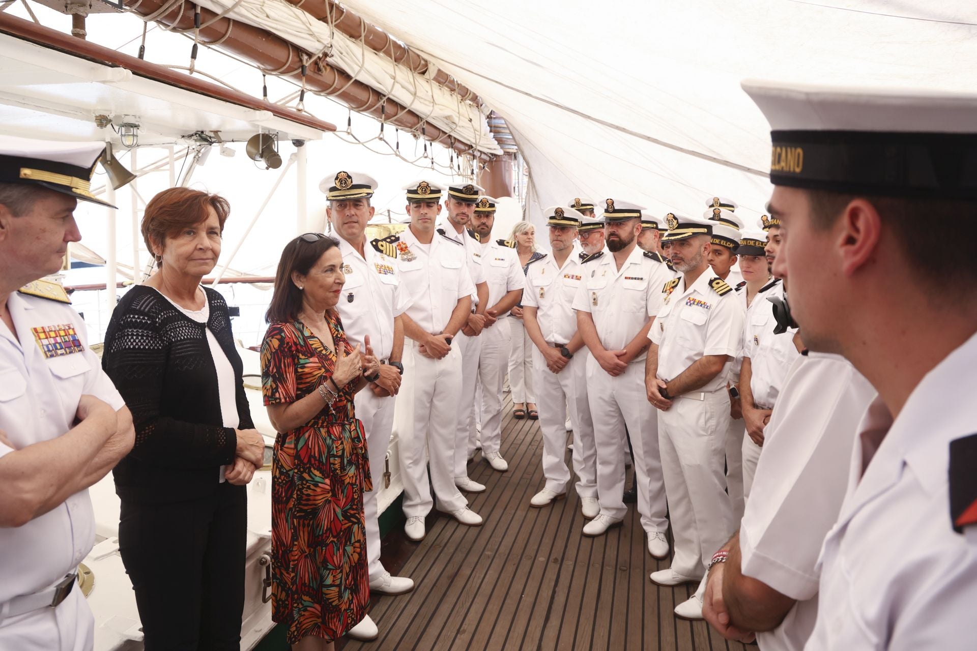 Margarita Robles, a bordo del &#039;Juan Sebastián de Elcano&#039; en Gijón