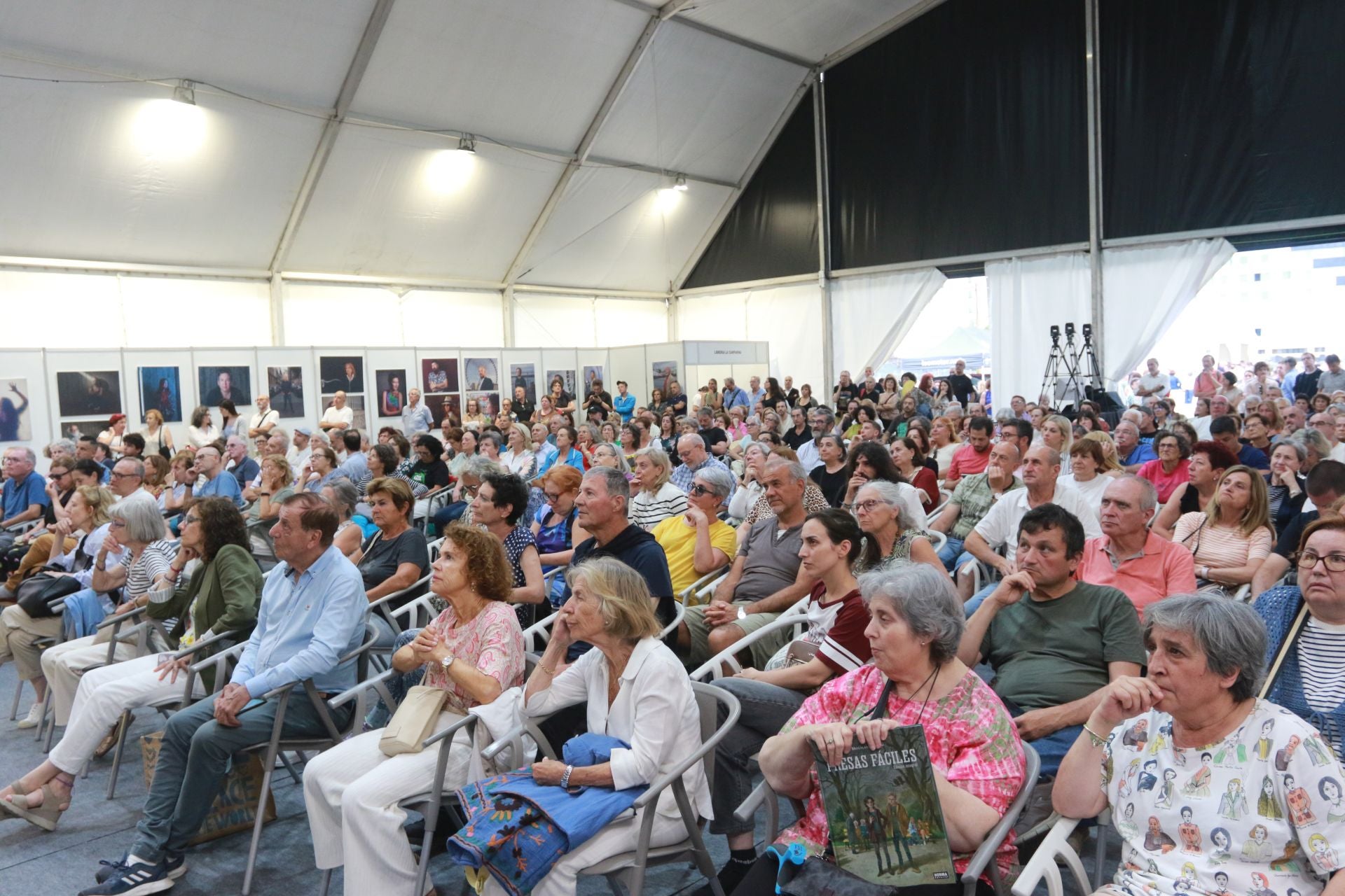 Gran ambiente este domingo en la Semana Negra de Gijón