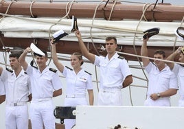 Una despedida entre sonrisas: así concluye la histórica visita del 'Elcano' y la Princesa Leonor a Gijón