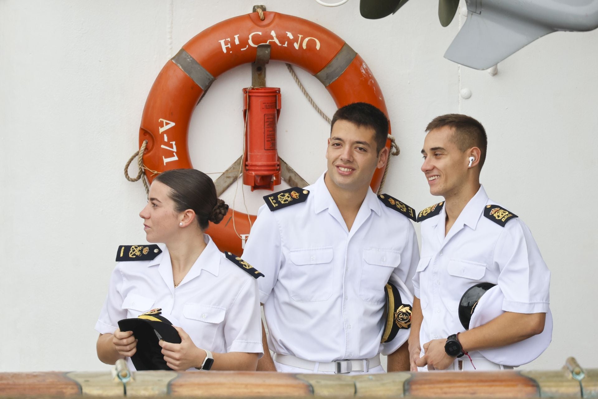 Una despedida entre sonrisas: así concluye la histórica visita del &#039;Elcano&#039; y la Princesa Leonor a Gijón