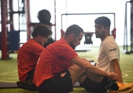Álex Corredera y Perrin, las dos caras nuevas, hoy, en Mareo, con Carlos Castroagudín.