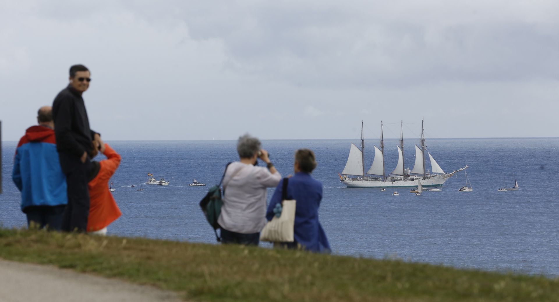 Una despedida entre sonrisas: así concluye la histórica visita del &#039;Elcano&#039; y la Princesa Leonor a Gijón