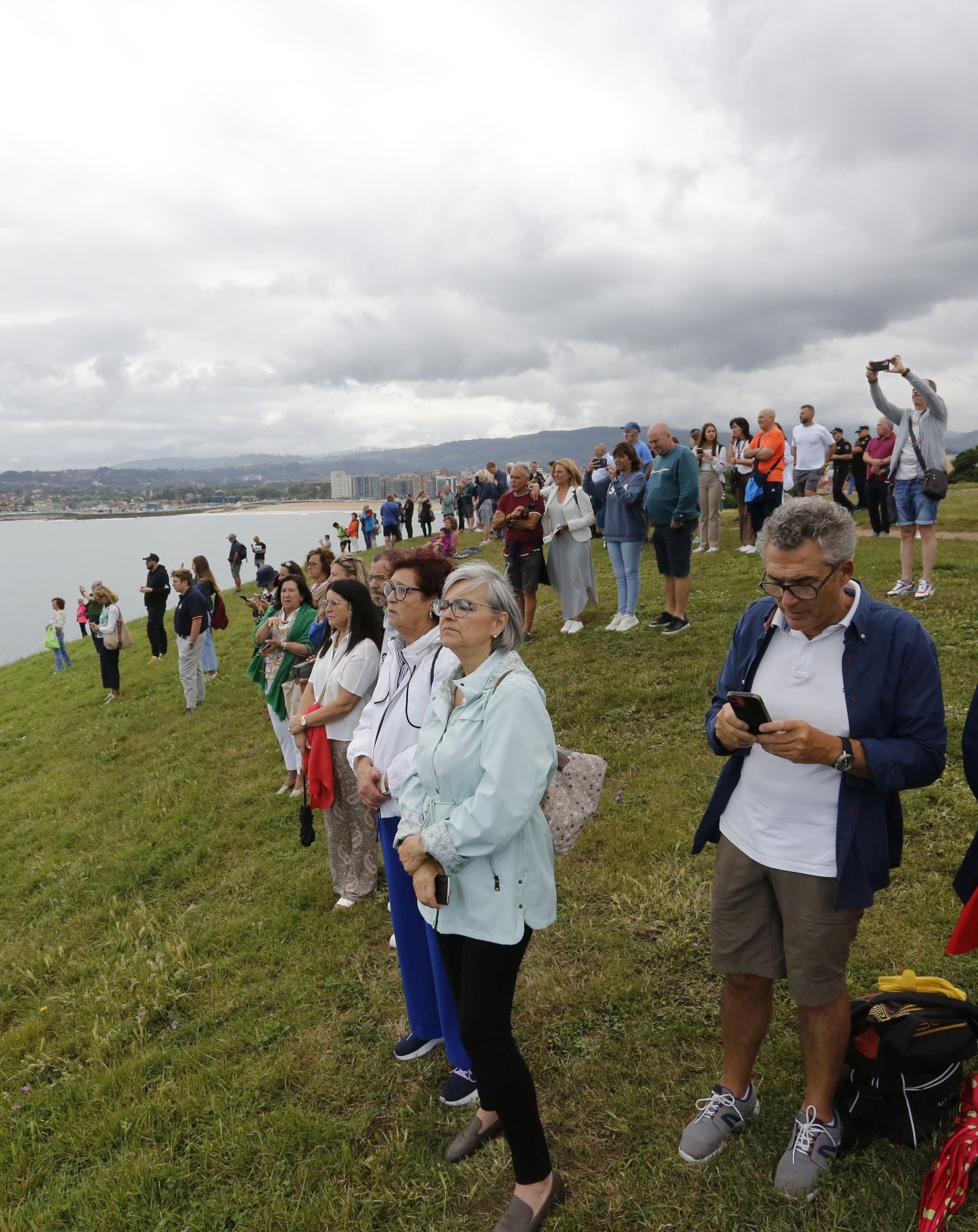 Una despedida entre sonrisas: así concluye la histórica visita del &#039;Elcano&#039; y la Princesa Leonor a Gijón