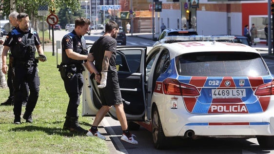 La Policía detiene al joven que protagonizó una espectacular huida por la avenida de la Constitución.