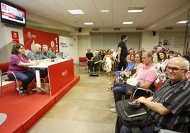 Asamblea del PSOE en la Casa del Pueblo.