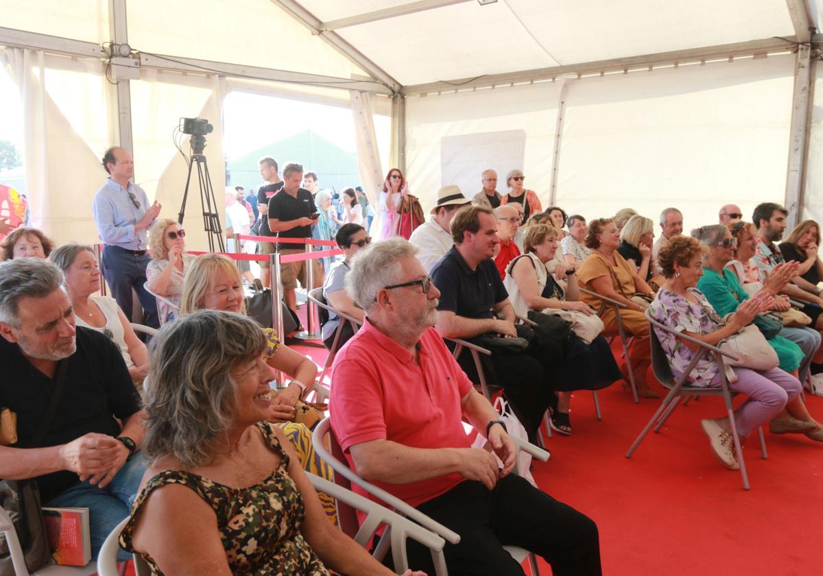 Asistentes a uno de los actos de la Semana Negra de Gijon 2025.
