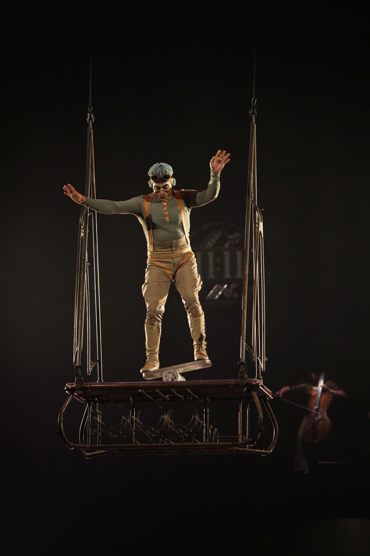 Las espectaculares imágenes que deja &#039;Kurios&#039; del Cirque du Soleil en su estreno en Gijón
