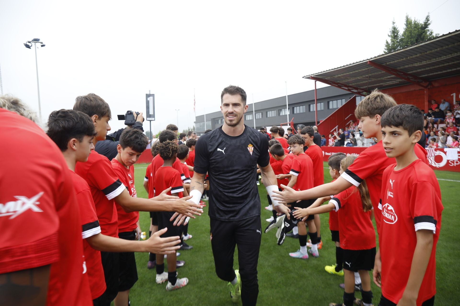 &#039;Mareona&#039; en el primer entrenamiento de la temporada del Sporting de Gijón