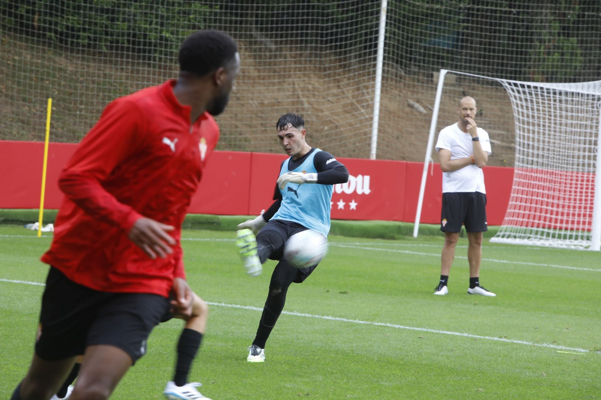 &#039;Mareona&#039; en el primer entrenamiento de la temporada del Sporting de Gijón