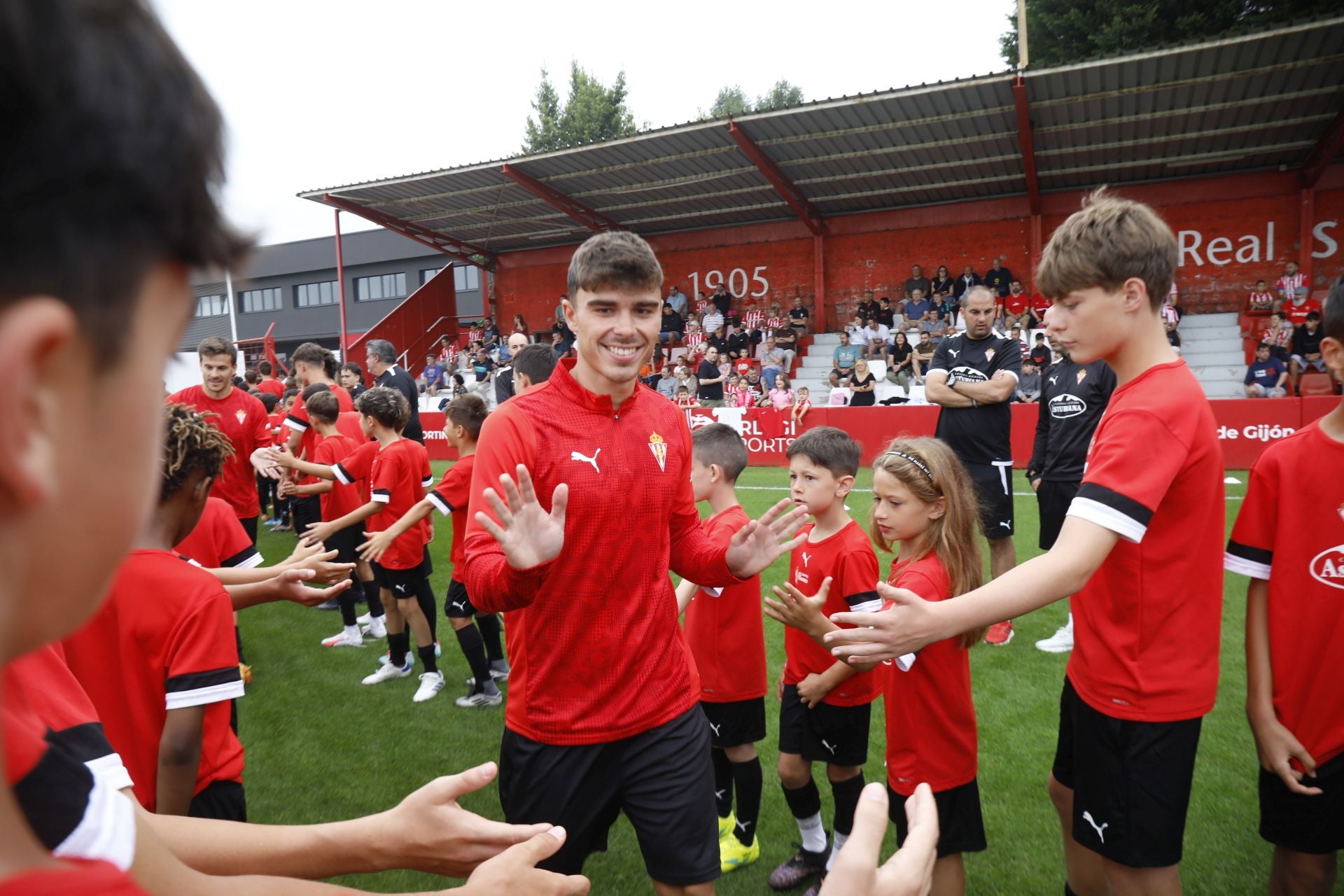 &#039;Mareona&#039; en el primer entrenamiento de la temporada del Sporting de Gijón