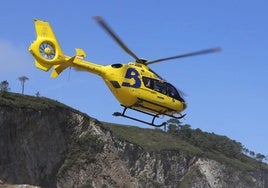 Un herido tras el choque entre una moto y un coche en Quirós