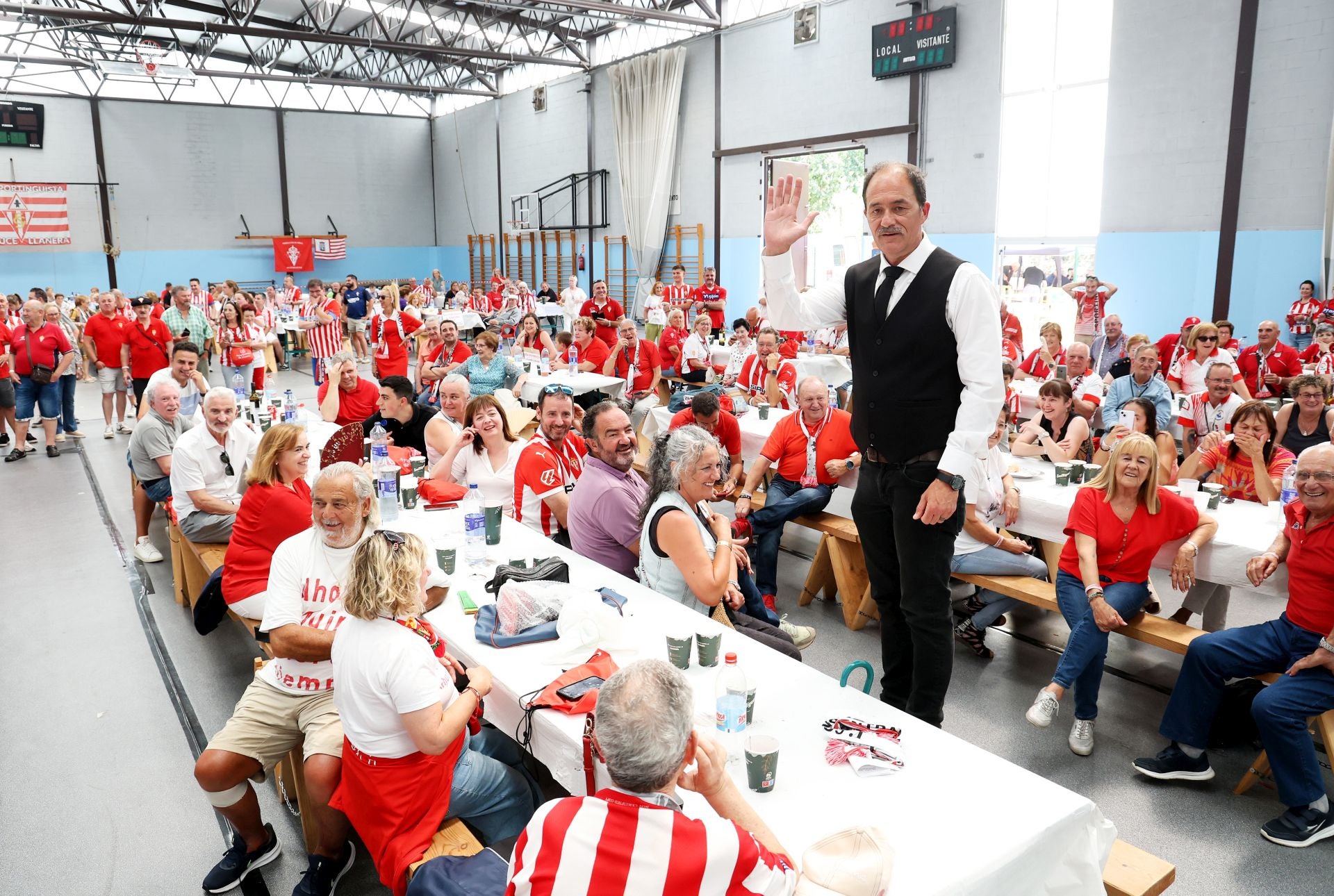 500 aficionados se suman en Llanera al Encuentro de Peñas del Sporting de Gijón