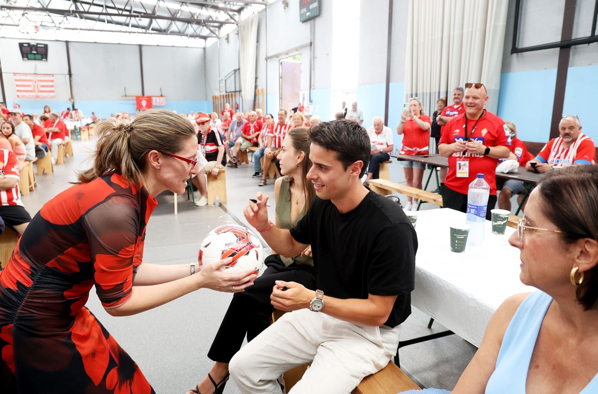 500 aficionados se suman en Llanera al Encuentro de Peñas del Sporting de Gijón