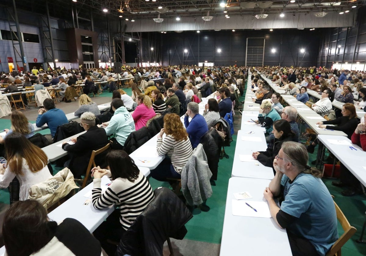 Participantes en los exámenes de oposición al Sespa.