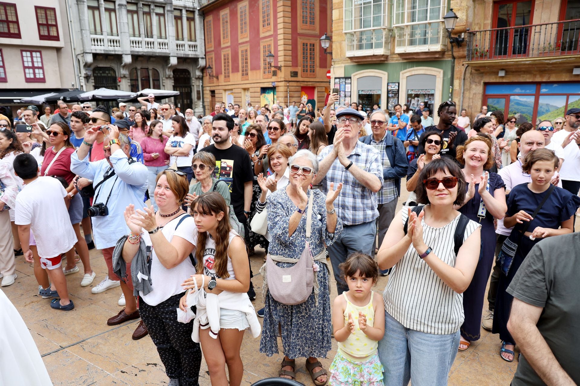 Fotos: La despedida de Alfonso II de Oviedo en su partida hacia Santiago