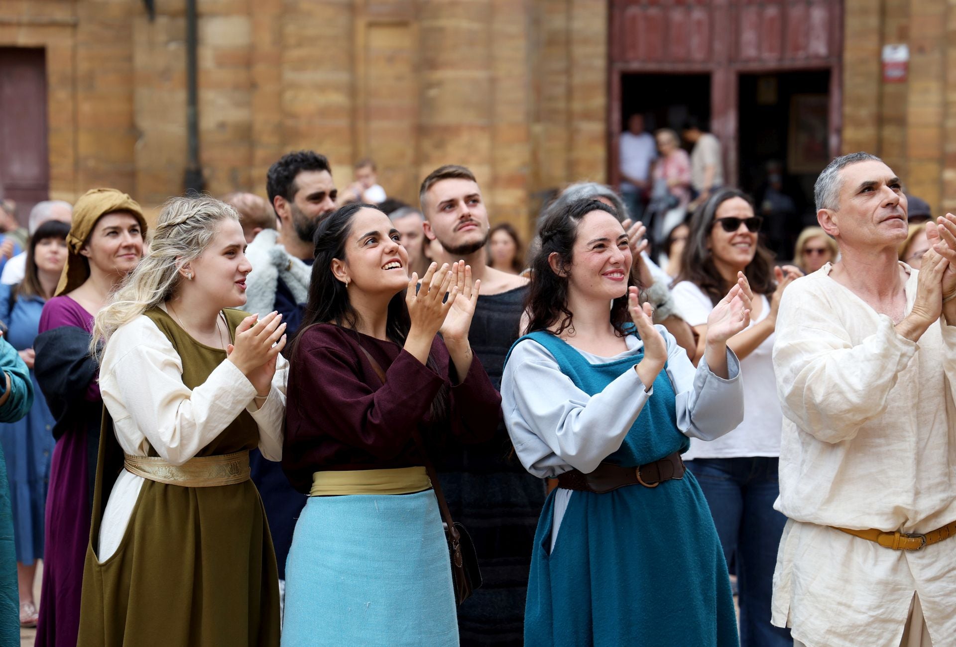 Fotos: La despedida de Alfonso II de Oviedo en su partida hacia Santiago